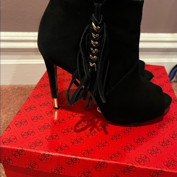 Guess suede ankle bootie - Picture 3 of 5